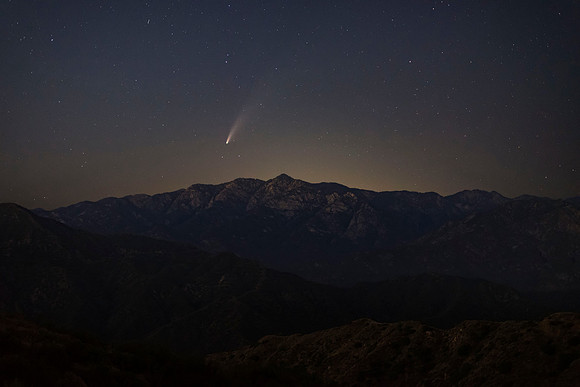 Neowise Comet setting behind Twin Peaks